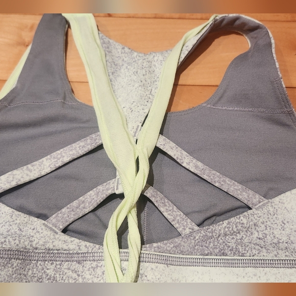 NEW! LULULEMON 2-in-1 tank top with built in sports bra in lemon/ grey in size 4 - Picture 5 of 14